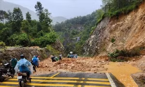 Thông tuyến quốc lộ 4D nối Lai Châu và Sa Pa vào 20 giờ 30 phút ngày 8/9