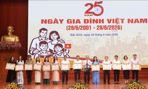 Tuyên dương nhiều tập thể, cá nhân tiêu biểu về công tác gia đình