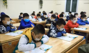 Hà Nội: Chu đáo đón học sinh lớp 1 đến lớp 6 trong ngày đầu trở lại trường