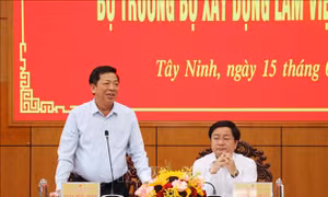 Bộ trưởng Bộ Xây dựng làm việc với Tây Ninh về hạ tầng giao thông và nhà ở xã hội