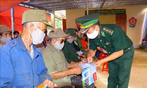 Biên phòng Sơn La tăng cường phòng, chống dịch trên tuyến biên giới