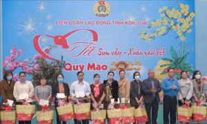 Kon Tum: Hỗ trợ trên 24.700 hộ nghèo, cận nghèo đón Tết