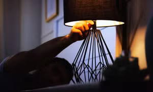 Mối liên quan giữa ánh sáng ban đêm với rối loạn miễn dịch và nguy cơ tử vong