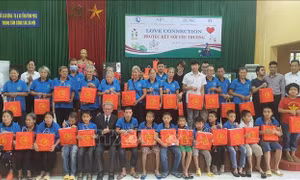 Tặng quà Trung thu cho trẻ em có hoàn cảnh khó khăn tại Vĩnh Phúc