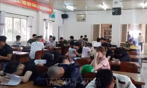 Phát hiện 50 thanh niên dương tính với ma túy trong khách sạn