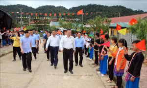 Tuyên truyền người dân Mường Tè không nghe theo luận điệu sai trái
