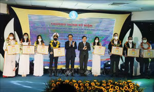 72 năm Ngày truyền thống học sinh, sinh viên: Xây dựng lớp học sinh, sinh viên 'vừa hồng, vừa chuyên'