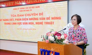 TTXVN tổ chức Tọa đàm nâng cao kỹ năng viết, phản biện về văn hóa, nghệ thuật