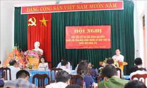 Đại biểu Quốc hội tỉnh Hoà Bình tiếp xúc cử tri