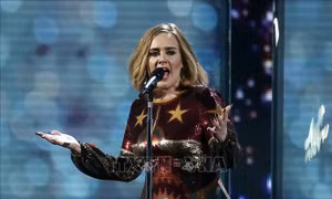 Adele 'gây bão' với đĩa đơn 'Easy On Me'