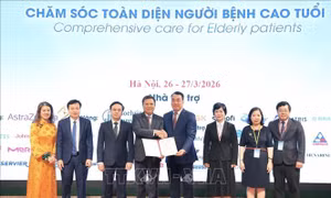 Chăm sóc toàn diện người cao tuổi trong bối cảnh già hóa dân số