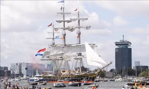 Thành phố cảng Amsterdam tôn vinh lịch sử 750 tuổi
