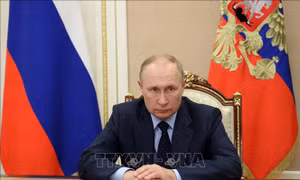 Tổng thống Nga Vladimir Putin cam kết hiện đại hóa quân đội, bảo vệ đồng minh