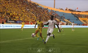 V.League 2022: Nam Định thua 0 - 1 trước Becamex Bình Dương; SHB Đà Nẵng có trận thắng đầu tiên trên sân nhà
