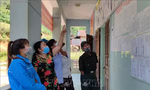 Nghệ An: Cử tri dân tộc Đan Lai đón chờ Ngày Bầu cử sớm