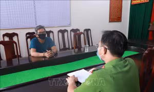 Bắt giữ hai đối tượng thay tên, đổi họ để trốn truy nã đặc biệt