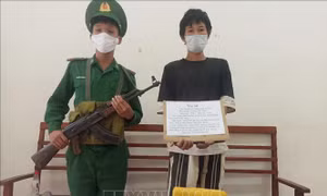 Bắt quả tang đối tượng vận chuyển trái phép 1 bánh heroin