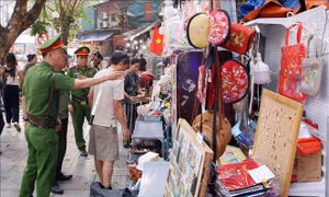 Hà Nội: Phường Hoàn Kiếm quyết tâm lập lại trật tự vỉa hè, xây dựng đô thị văn minh