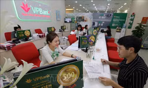 'Cuộc đua' miễn phí dịch vụ của các ngân hàng
