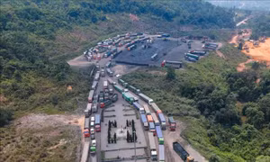 Phối hợp triển khai nhiều giải pháp giảm ùn tắc tại Cửa khẩu Quốc tế La Lay