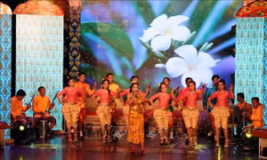 Khai mạc Liên hoan dân ca Khmer Nam Bộ