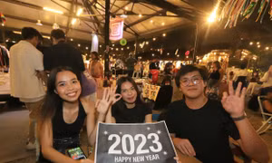 Người dân Malaysia đón Năm Mới 2023 tại nhà cùng người thân