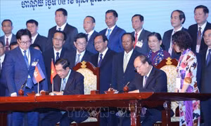 Thủ tướng Việt Nam - Campuchia đồng chủ trì Hội nghị tổng kết cắm mốc biên giới trên đất liền hai nước
