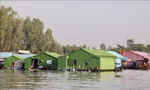 Độc đáo làng bè sắc màu ngã ba sông Châu Đốc