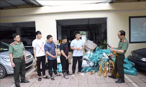 Bắt các đối tượng chế tạo, tàng trữ và mua bán trái phép vũ khí quân dụng