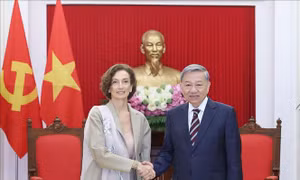 Tổng Bí thư Tô Lâm tiếp Tổng Giám đốc Tổ chức Giáo dục, Khoa học và Văn hóa của Liên hợp quốc (UNESCO)