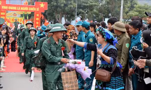 Phát huy truyền thống cách mạng, tỏa sáng phẩm chất cao đẹp của Bộ đội Cụ Hồ