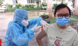 Bình Phước đẩy nhanh độ bao phủ vaccine phòng COVID-19