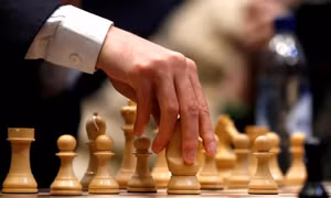 Trò chơi ô chữ, cờ vua giúp giảm nguy cơ sa sút trí tuệ ở người cao tuổi