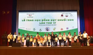 Tiếp sức cho học sinh khó khăn tại Đắk Lắk vươn lên​