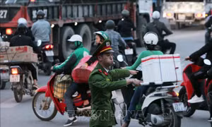 Bến xe Hà Nội 'vắng như chùa bà Đanh' ngày áp Tết