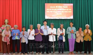 Lãnh đạo Quốc hội thăm, chúc Tết Chôl Chnăm Thmây tại Cần Thơ