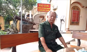 Người cựu chiến binh già lưu giữ hàng nghìn kỉ vật của các chiến sĩ bị địch bắt tù đày
