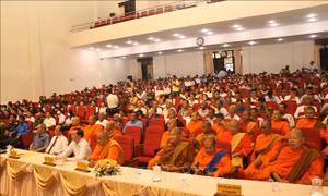Về phum sóc đón Tết cùng đồng bào Khmer