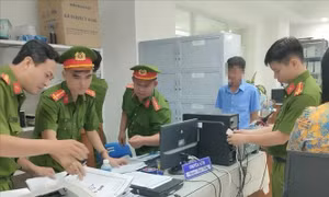 Khởi tố 2 cán bộ vi phạm quy định về bồi thường, hỗ trợ tái định cư