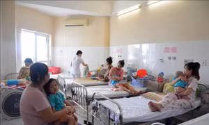 Bệnh nhi Đà Nẵng nhập viện tăng cao do thời tiết nắng nóng