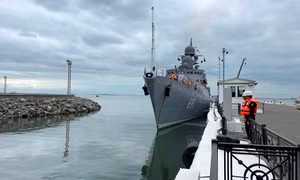 Tàu chiến Nga thăm hữu nghị Azerbaijan