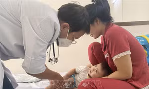 Giải pháp cho 'làn sóng' nhân viên y tế nghỉ việc hàng loạt - Bài cuối - Cần chính sách lâu dài