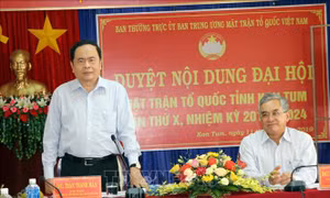 Đồng chí Trần Thanh Mẫn làm việc với Ủy ban MTTQ Việt Nam tỉnh Kon Tum