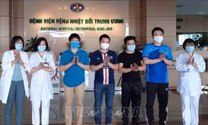 Không chủ quan, tiếp tục kiểm soát tốt dịch COVID-19, nhất là tuyến biên giới, đường mòn, cửa khẩu