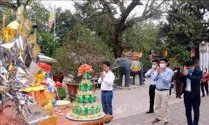 Lễ khai ấn đền Trần chỉ thực hiện nghi lễ truyền thống trong cung Thiên Trường