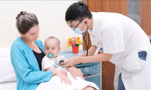 Cứu thành công bé 9 tháng tuổi người Kazakhstan nuốt kim băng