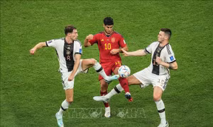 Bảng E - 'Cỗ xe tăng' Đức không còn gì để mất