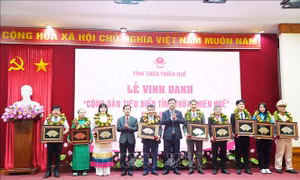 Vinh danh 10 'Công dân tiêu biểu tỉnh Thừa Thiên - Huế' năm 2023