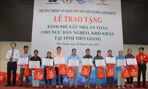 Hỗ trợ xây nhà cho ngư dân nghèo tại Tiền Giang ​