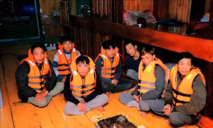Kịp thời cứu nạn 7 ngư dân bị chìm tàu trên biển